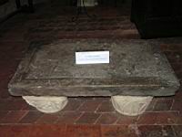 Saint-Genis-les-fontaines, Eglise, Ancienne table d'autel